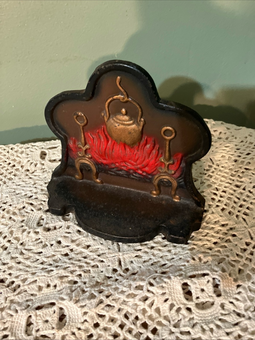Vintage Cast Iron Doorstop Fireplace Hearth Mantle Colonial Kettle Andirons 1940